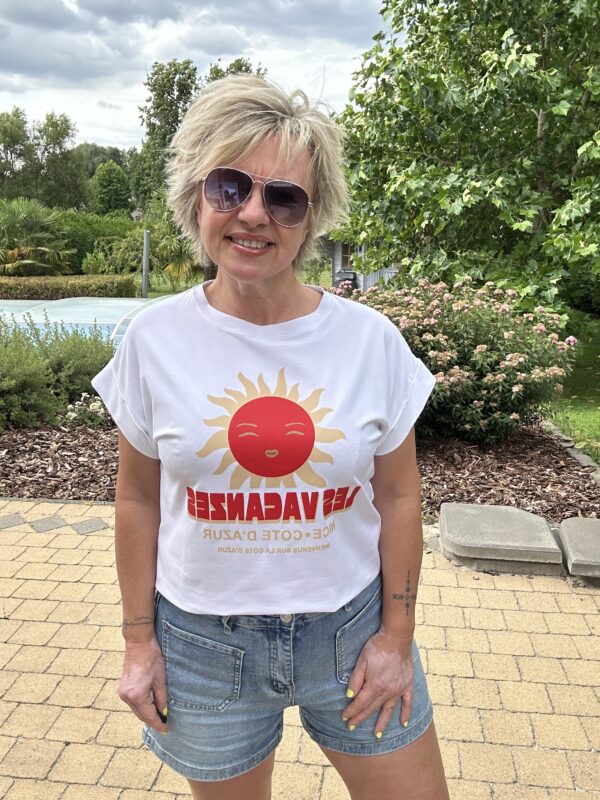 T-shirt HOLIDAY – Image 3